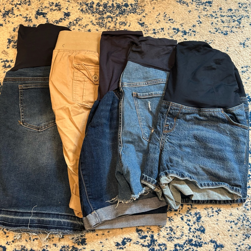 Maternity shorts bundle
